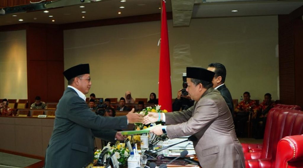 DPR Sahkan UU Tentang Pesantren