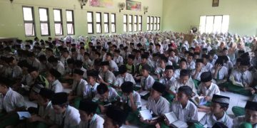 Sambut Awal dan Akhir Tahun Hijriyah, MIN 2 Jepara Ajak Siswanya Dzikir dan Doa Bersama