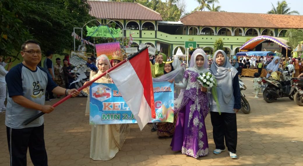 Karnaval Budaya Peringati HUT Ke-25 MIN 2 Jepara