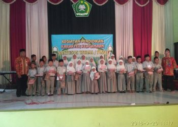 Santunan Yatama Ajarkan Berbagi Pada Sesama