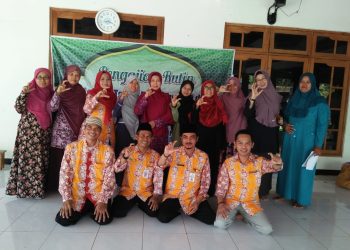 Bhakti Sosial Kesehatan Untuk Para Jamaah Majlis Taklim Bina Muallaf Karanggondang Mlonggo Jepara