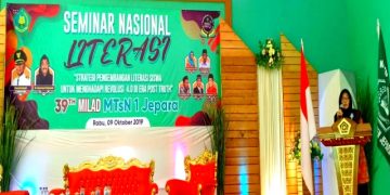 Tumbuhkan Budaya Literasi, Milad 39TH MTs Negeri 1 Jepara Adakan Seminar Nasional