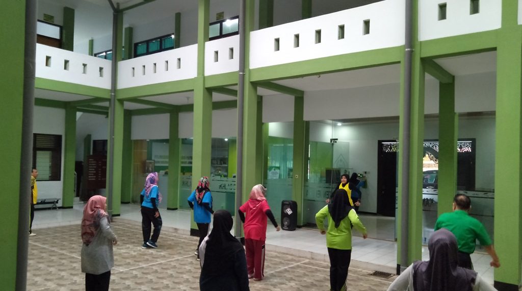 Jaga Kebugaran dan Kebersamaan Kemenag Jepara Rutin Senam Sehat