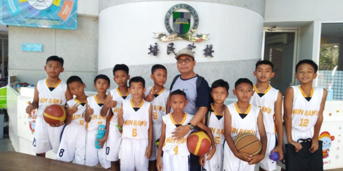 Kalahkan Tuan Rumah, Tim Basket MIN 2 Jepara Sabet Juara BBS Cup 2020