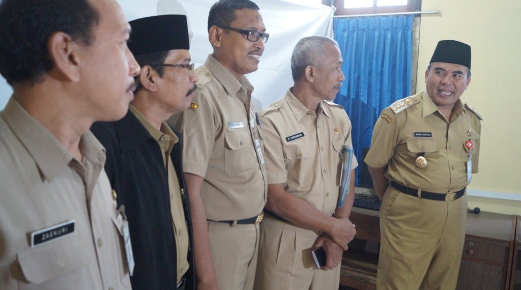 Bupati dan Kakan. Kemenag Monitoring UNBK Tingkat MTs/SMP