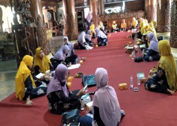 Hari Santri di Jepara Diisi dengan Khotmil Qur'an 30 Hafidzoh