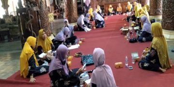 Hari Santri di Jepara Diisi dengan Khotmil Qur'an 30 Hafidzoh