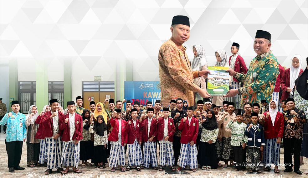 LEPAS KONTINGEN PORSADIN KE-VII TINGKAT JATENG ; JEPARA SIAP DATANG DAN SIAP MENANG