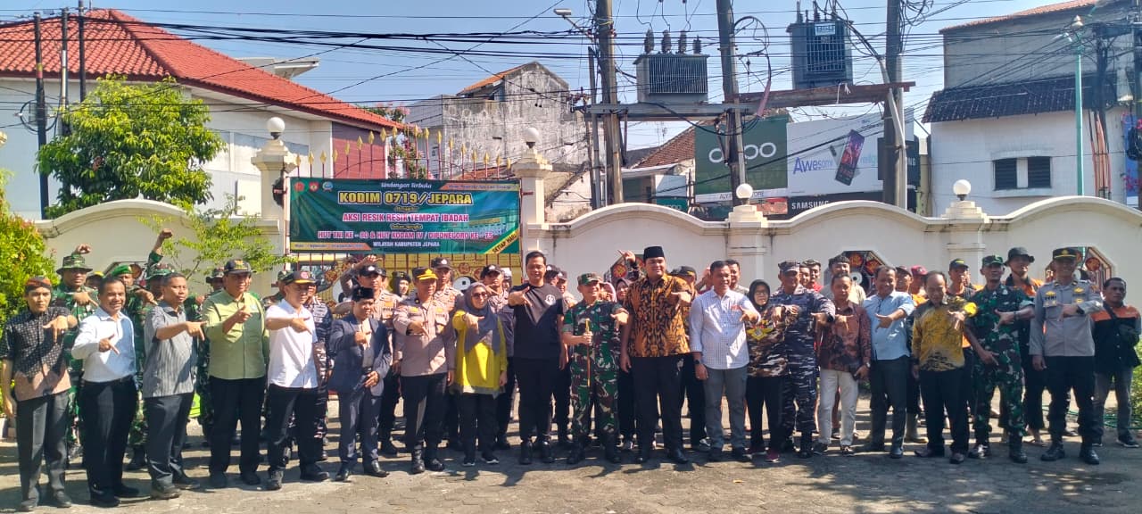 Bersihkan Tempat Ibadah, Wujud Nyata Merawat Perbedaan