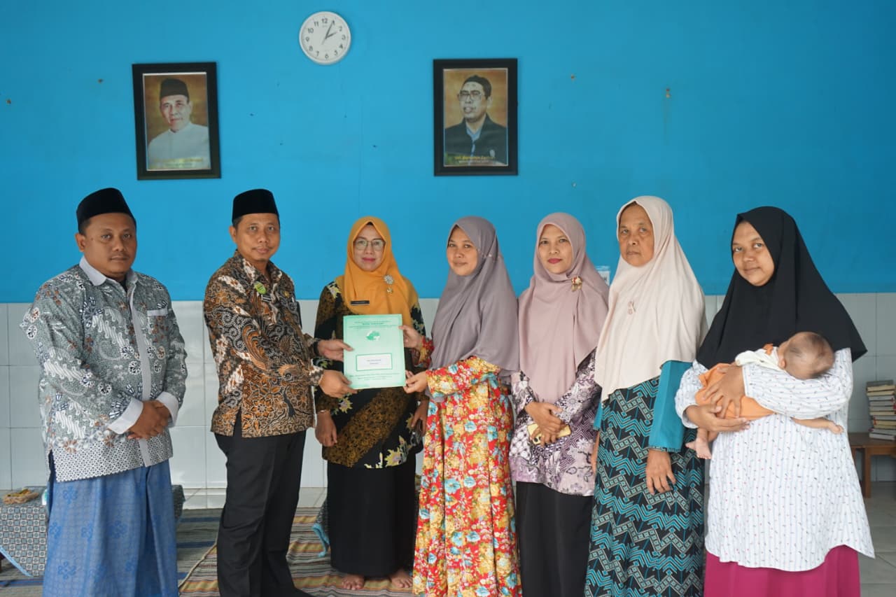 Kankemenag Jepara Serahkan Bantuan KPRI HIKMAH untuk TPQ Darussalam Rengging