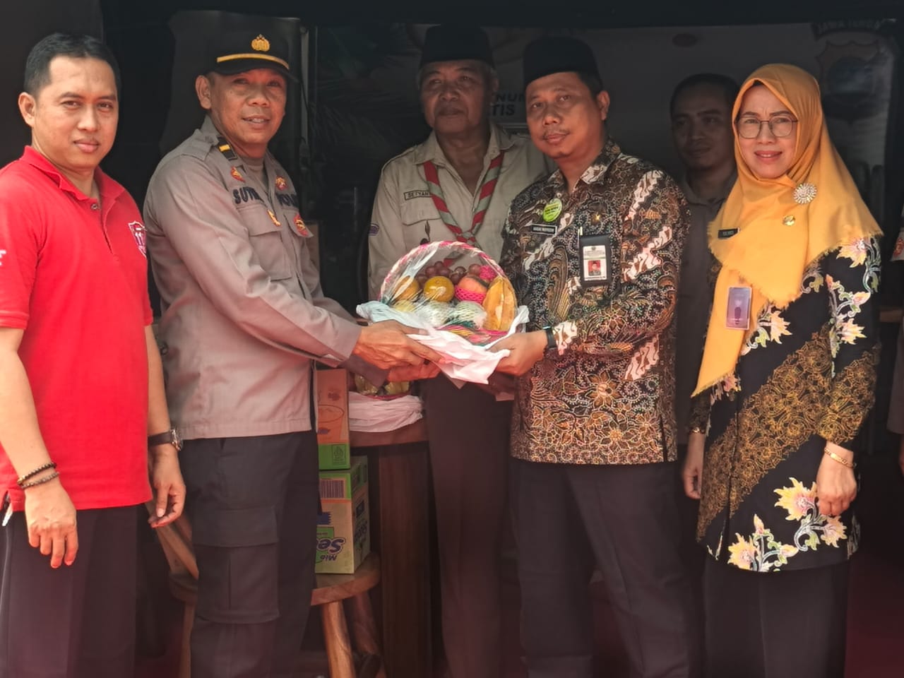 Kepala Kankemenag Jepara Kunjungi Posko Nataru, Apresiasi Dedikasi Tim Pengamanan