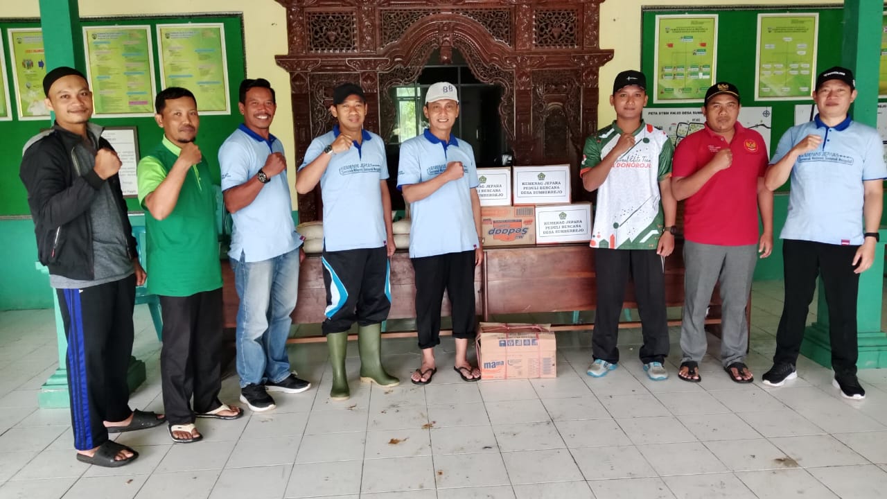 Kemenag Jepara Salurkan Bantuan Bencana untuk Warga Desa Tempur dan Sumber Rejo