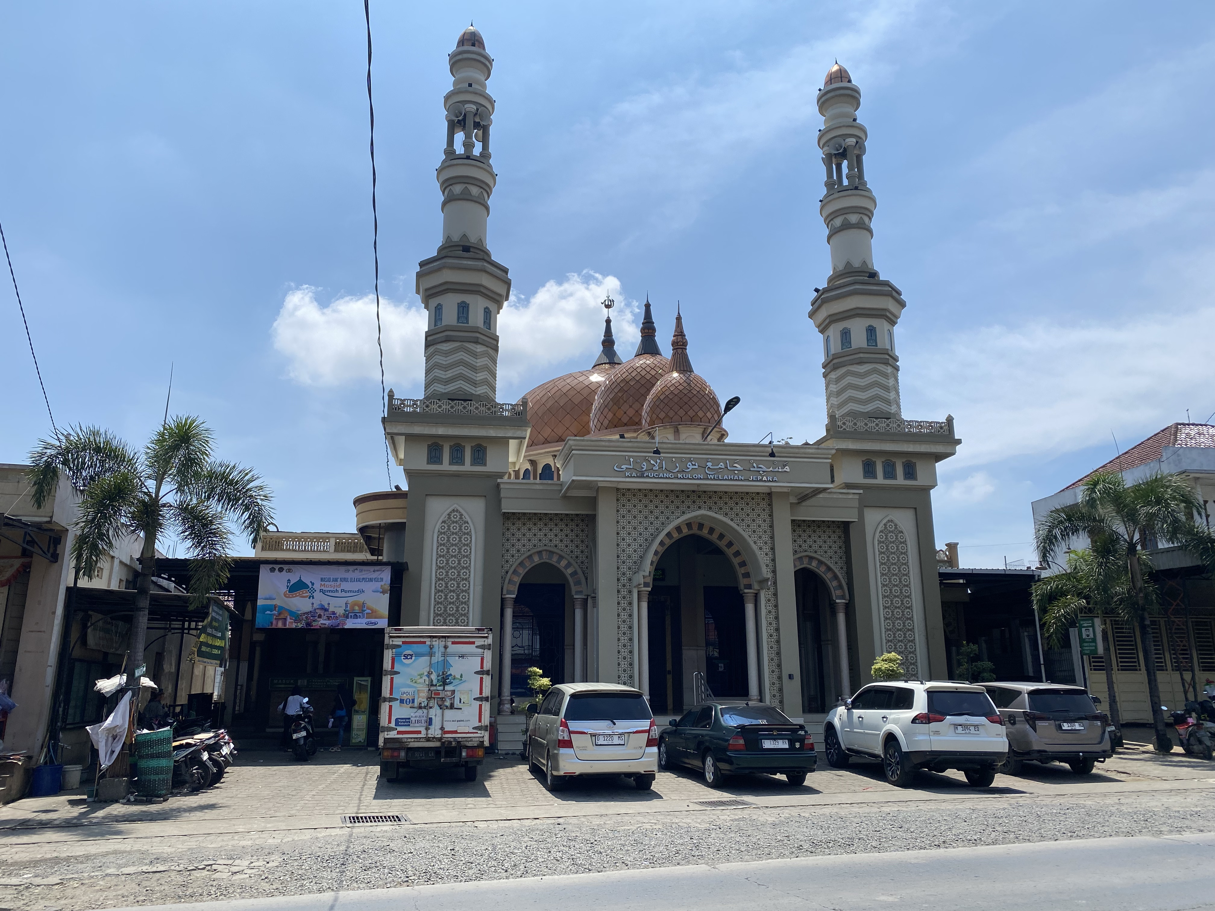 Teduh di Antara Laju: Masjid di Jepara Jadi Rumah Kedua Bagi Para Pemudik