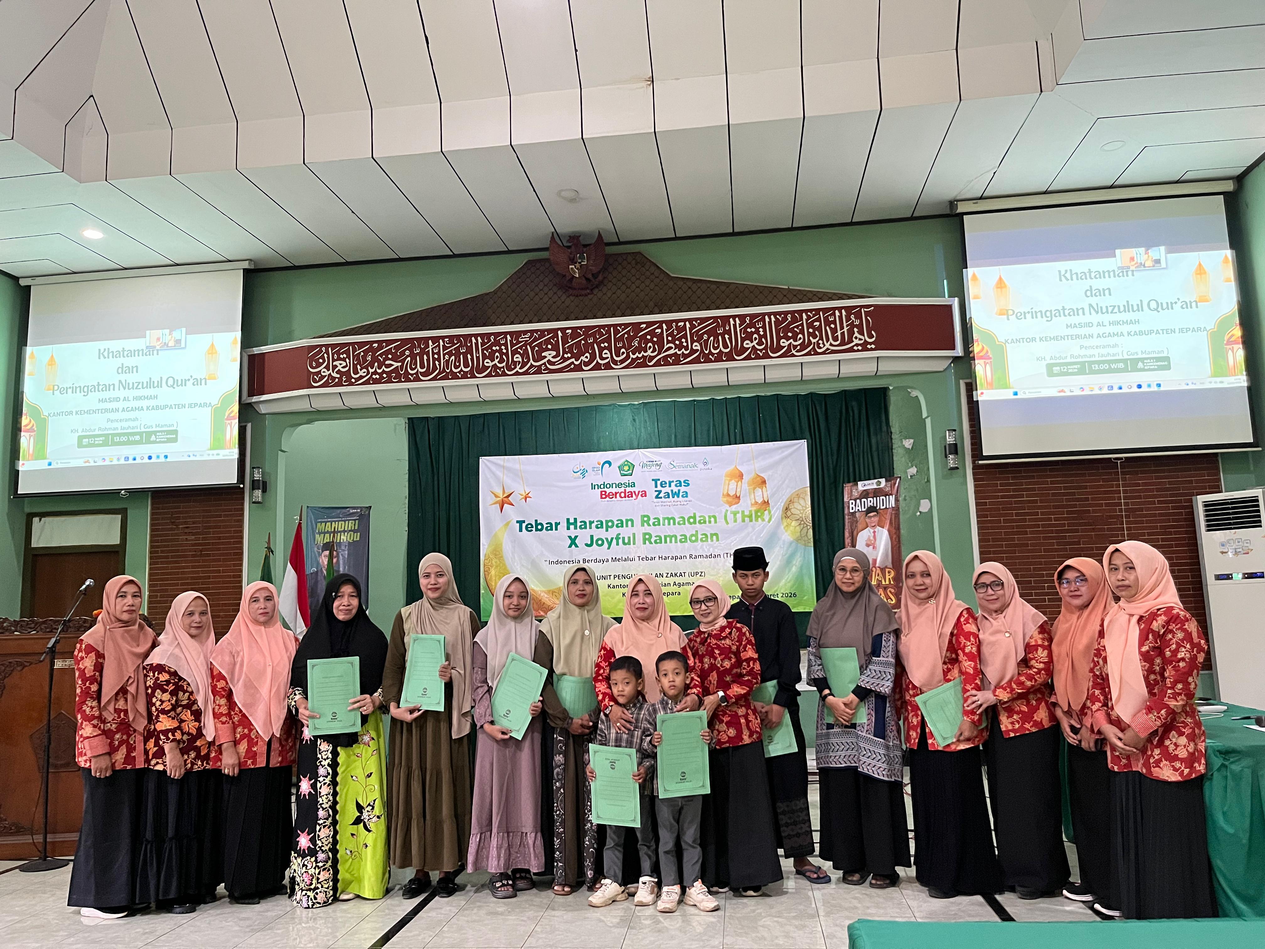 Tebar Harapan Ramadan, UPZ dan DWP Kankemenag Jepara Salurkan THR untuk Marbot dan Yatama