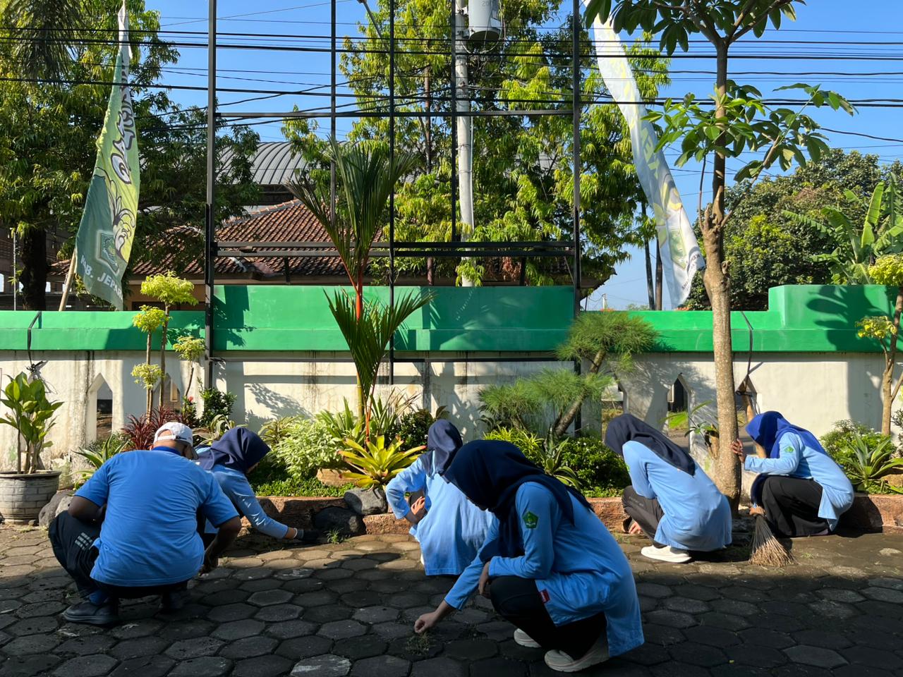 Gerakan JARI (Jepara Asri) sebagai Implementasi Asta Protas, Kankemenag Jepara Gelar Aksi Bersih-Bersih