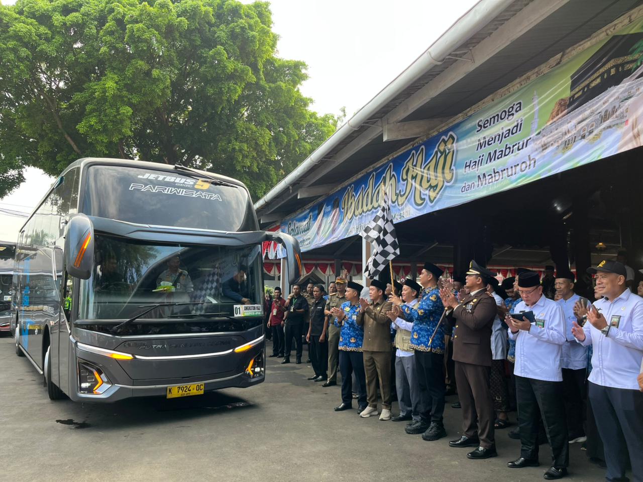 Pelepasan 1.542 Jemaah Haji Jepara, Doa dan Harapan Iringi Keberangkatan