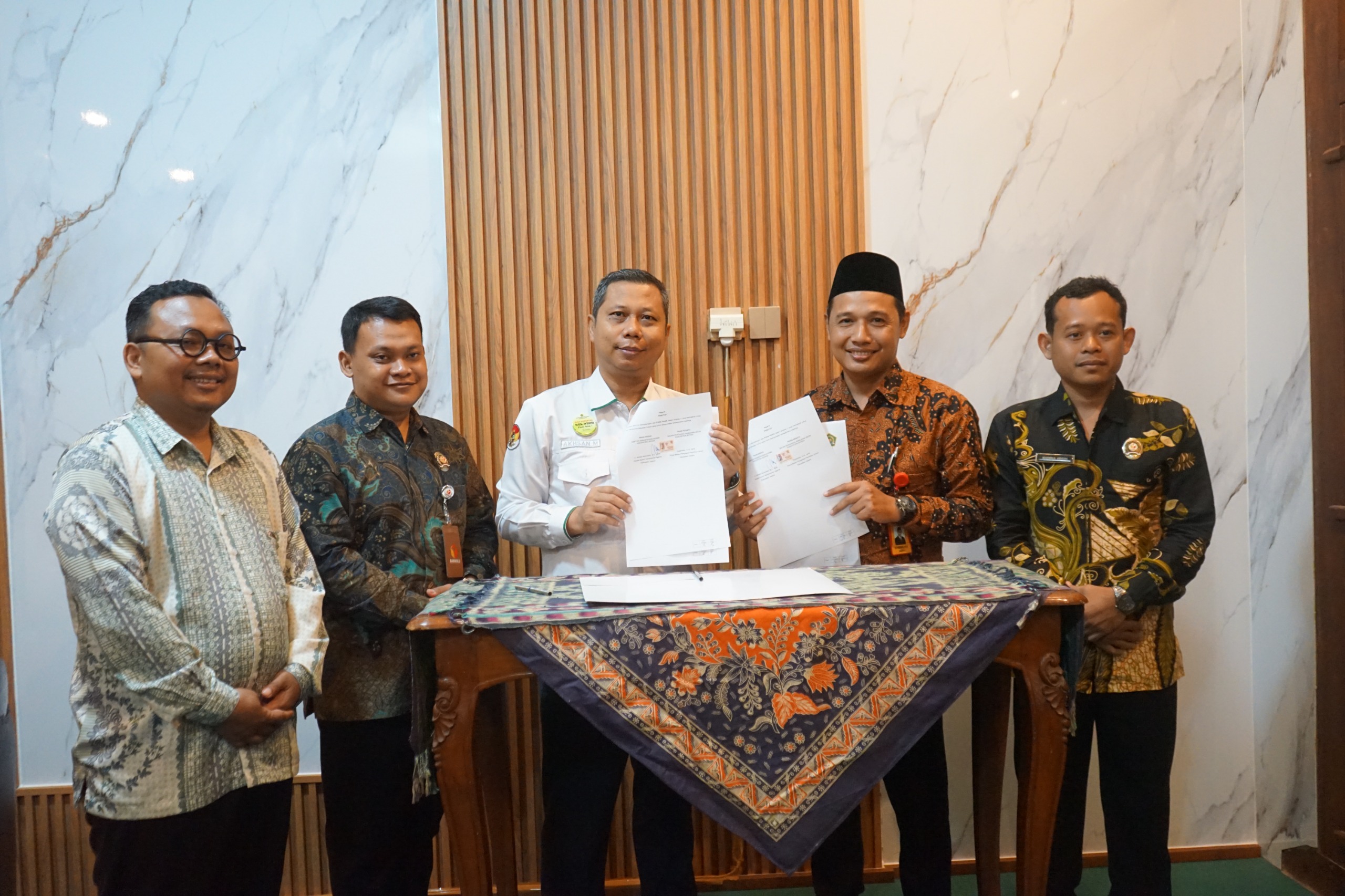 Kankemenag Kabupaten Jepara dan Bawaslu Jepara Teken PKS Sinergi Pendidikan Politik dan Demokrasi