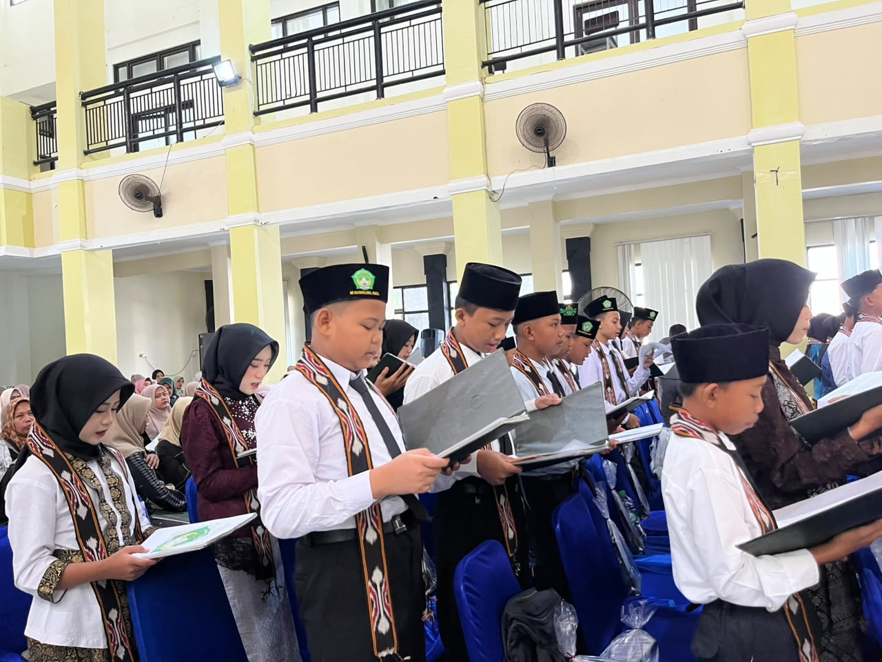 Haflah Akhirussanah MI Masholihul Huda, Ilmu Bermanfaat Jadi Bekal Masa Depan Jadi Pesan Utama