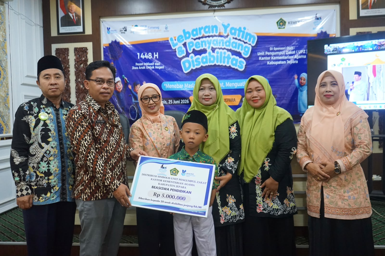 Lebaran Yatim dan Penyandang Disabilitas, Kemenag Kabupaten Jepara Beri Beasiswa hingga Bantuan Modal Usaha