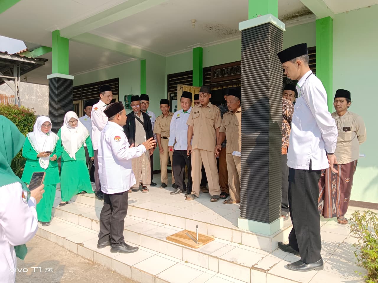 Pastikan Kiblat Tepat, KUA Batealit Gelar Pelatihan Rasydul Kiblat