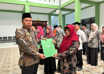 Apresiasi Pengabdian dan Kinerja, Kankemenag Jepara Serahkan SK Pensiun dan Kenaikan Pangkat